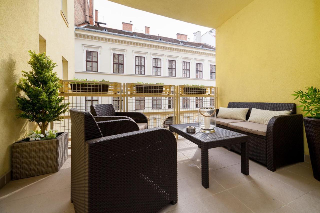 Gde Hollo Apartments Budapeste Exterior foto