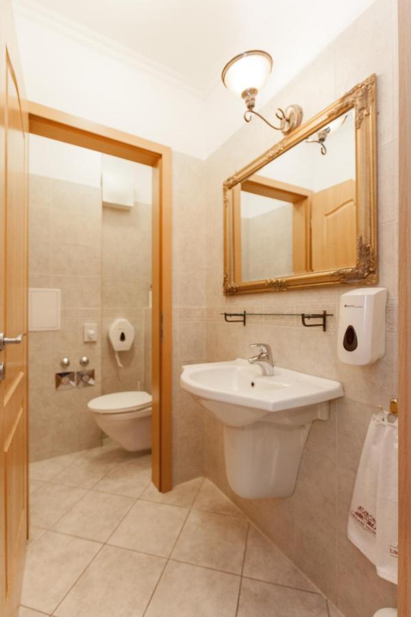 Gde Hollo Apartments Budapeste Exterior foto