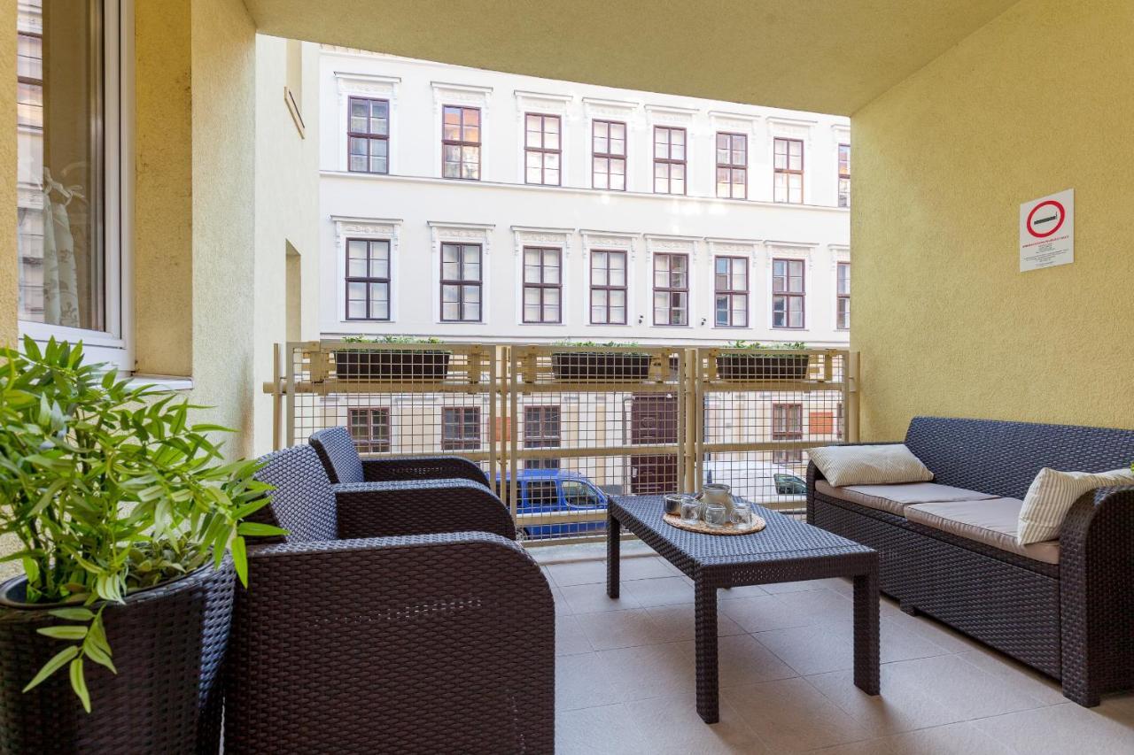 Gde Hollo Apartments Budapeste Exterior foto